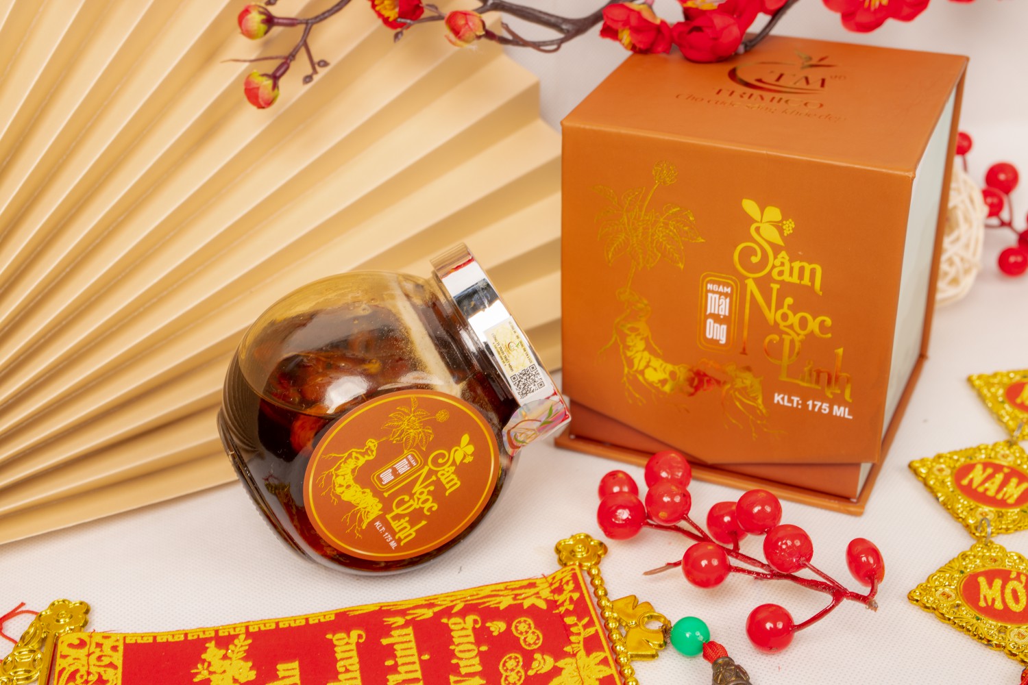 Sâm ngọc linh ngâm mật ong